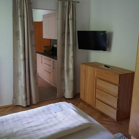 Pension Hartmann St. Kanzian am Klopeiner See Exterior foto