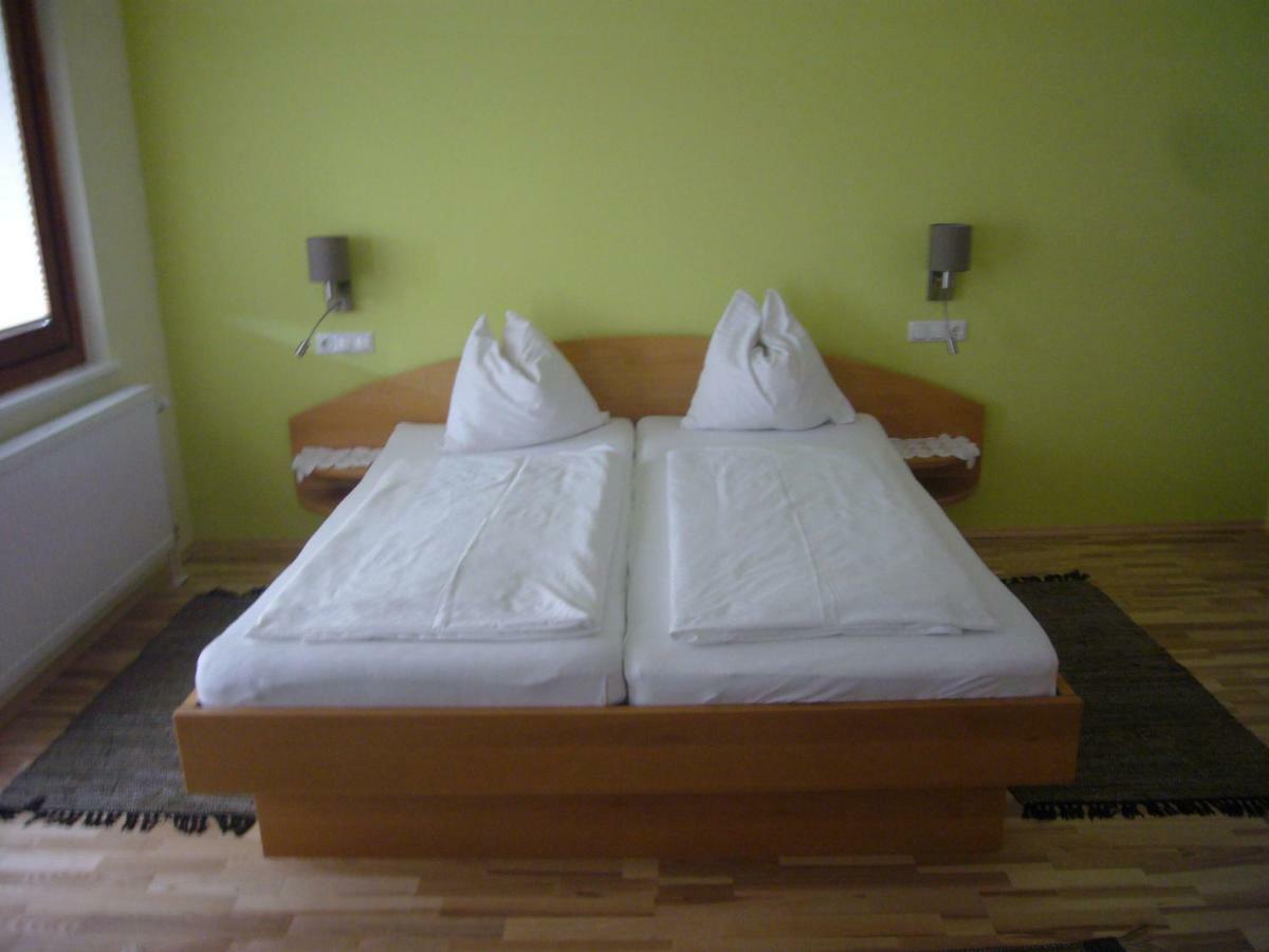 Pension Hartmann St. Kanzian am Klopeiner See Exterior foto